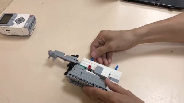 Useless BOX Lego Mindstorms EV3 - Пошаговая инструкция 2