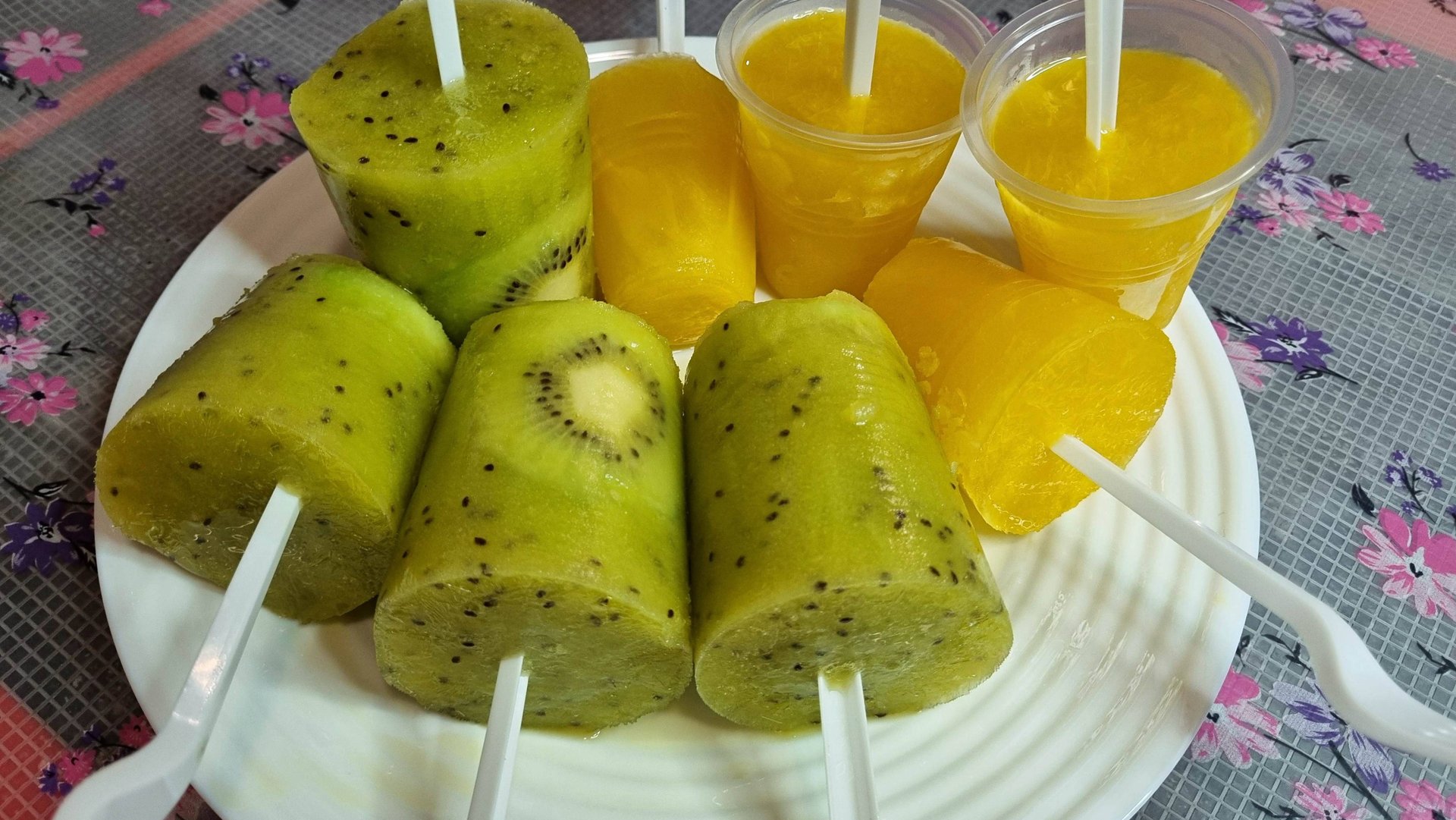 НУ ОООЧЕНЬ ВКУСНОЕ МОРОЖЕНОЕ - ФРУКТОВЫЙ ЛЕД!!! смотреть онлайн