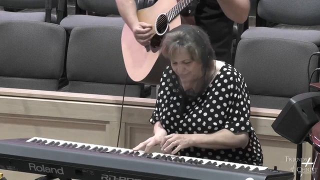 Тих и красив был тот вечер. Пётр Дикий. (псалом) смотреть онлайн