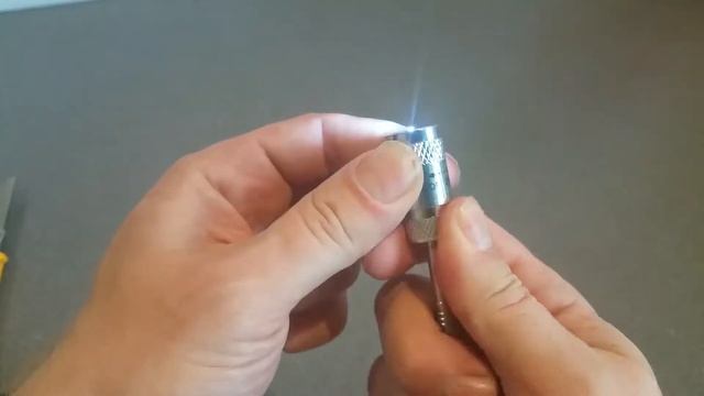 17 Телескопический магнитный фонарь смотреть онлайн