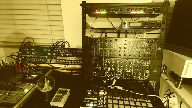 Keep On Movin' (french house) смотреть онлайн