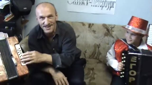 ПРИВЕТ БЕЛОРУСАМ от АЛЕКСЕЕВЫХ Гармонь Частушка смотреть онлайн