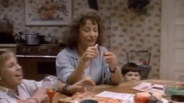 Roseanne - Intro [HQ]