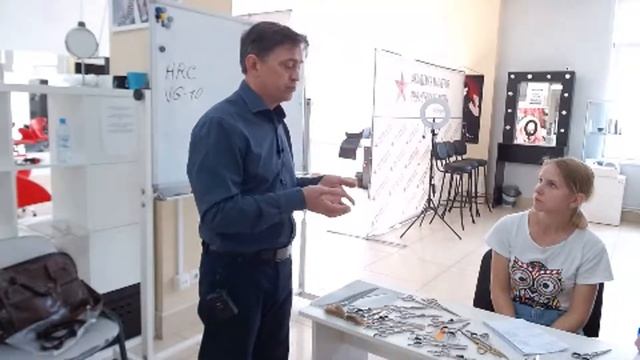 Выбираем инструмент парикмахера 5 главных моментов (урок 11) АМИК смотреть онлайн