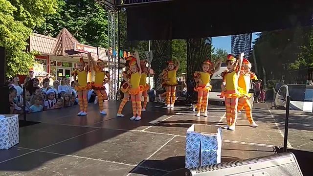 Show Dance Club День Защиты Детей Вишневый "Цыплята" смотреть онлайн