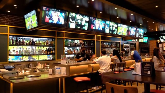 The Crown and Anchor perks you should use on every cruise! смотреть онлайн