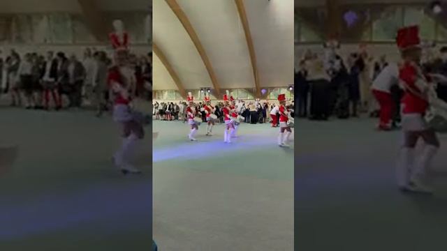 Лиза и Гарик Галкины пошли во второй класс смотреть онлайн