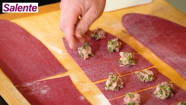 Salente Rombo - Recept Petra Stupky na Tortellini plněné masem, sýrem a špenátem s fofr salsou смотреть онлайн