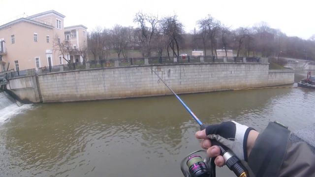 ДЖИГУЕМ СУДАКА У МЕТРО КУРСКАЯ!!! смотреть онлайн