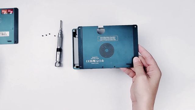 Beelink GTR7 Bottom Panel Replacement Tutorial смотреть онлайн