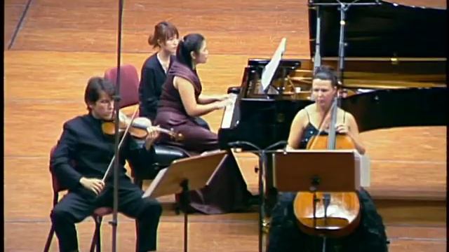 Tchaikovsky Piano Trio in A Minor, Op. 50 Variation VIII: Fugue -- Allegro moderato смотреть онлайн