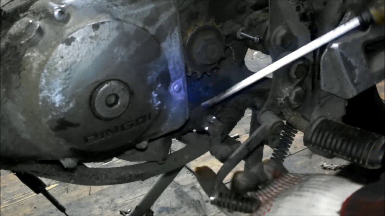 Снимаем мотор на мотоцикле Quinqi 200 смотреть онлайн