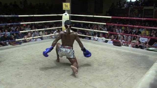 Buakaw Por Pramuk & Ramazan Ramazanov Perform Wai Kru
