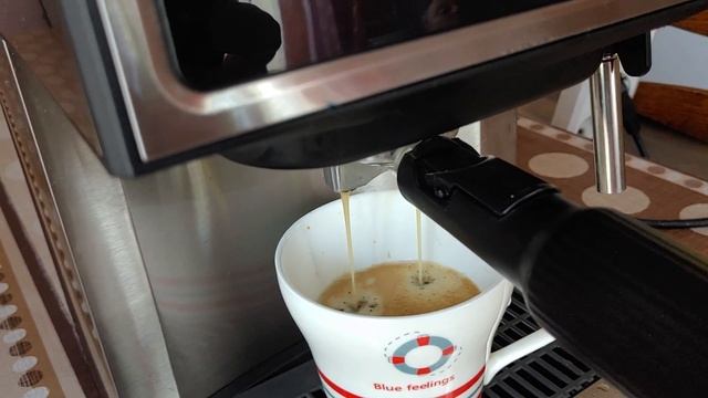 Работоспособность кофеварка рожковая Grunhelm GEC08 смотреть онлайн