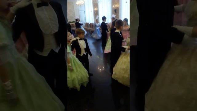 Бал в стиле 19 века. смотреть онлайн
