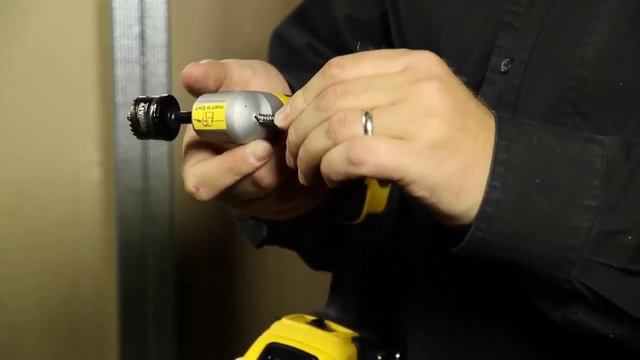 Универсальная угловая насадка на дрель или шуруповерт (угловой адаптер), краткий видео обзор смотреть онлайн