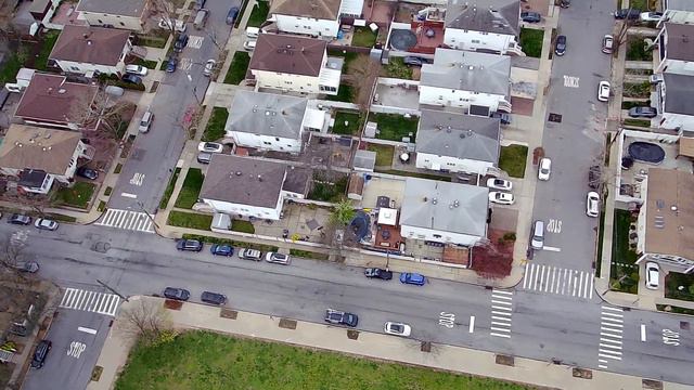 SJRC F11 4K PRO Drone Flying over an Easter Egg Hunt смотреть онлайн