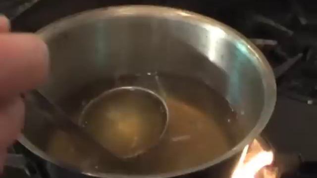 Simon Blunt prepares a Mushroom, Pea and Asparagus Risotto смотреть онлайн
