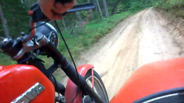 Небольшой спринт на мотоцикле Ява 638 смотреть онлайн