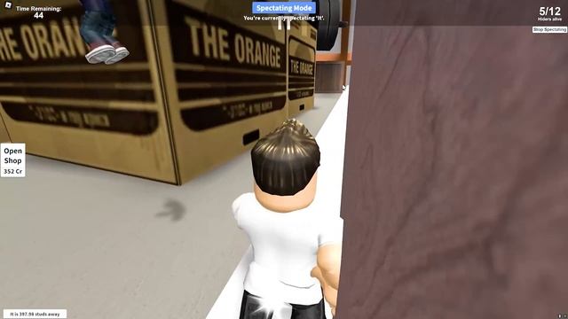 ROBLOX CHOP ESCAPES DANGEROUS FROSTY IN HIDE AND SEEK CHALLENGE смотреть онлайн