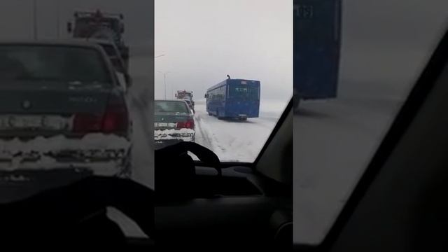 Снежная автомойка. Караганда, Казахстан. смотреть онлайн