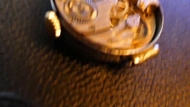 Винтажные кировские крупные наручные часы (сделано вы СССР). Ход и внутреннее состояние. смотреть онлайн