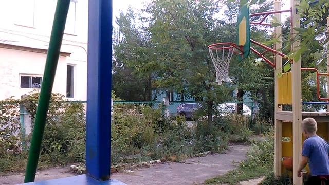 Я показываю как играть в баскетбол смотреть онлайн