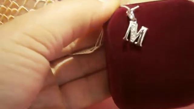 Подвеска инициал "М" с бриллиантиком! + цепочка 925*! смотреть онлайн