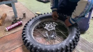 Эндуро. Шиномонтаж. Два буксатора. Обод Чезета.