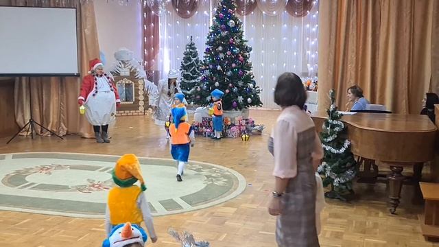 Новогодний утренник в детском саду «ЮЛЯ» группа «Улыбка» 22.12.2022 г. смотреть онлайн
