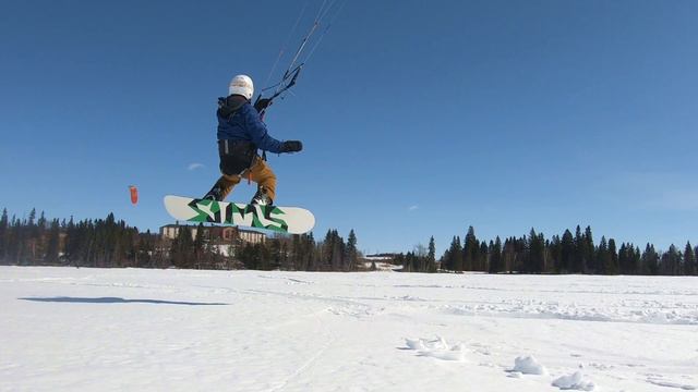4K Drone footage of Snowkiting at Barnett Lake in Lacombe AB смотреть онлайн