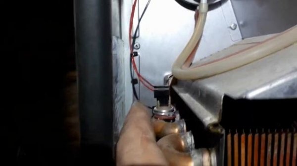 Почему падает давление в котле Бош. Замена теплообменника.