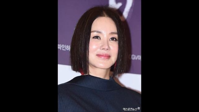 Ом Чон Хва ,выступала на сцене после того, как преодолела рак щитовидной железы……. смотреть онлайн