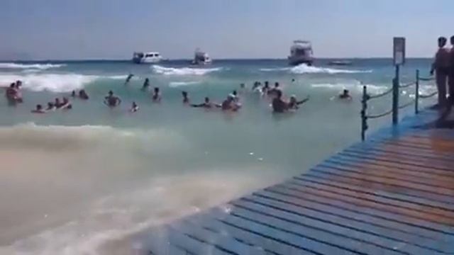 Волны в рояла роджана ресорт смотреть онлайн