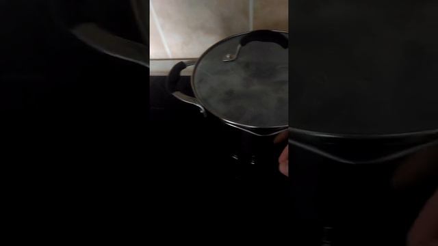 Индукционная плита и электрочайник смотреть онлайн