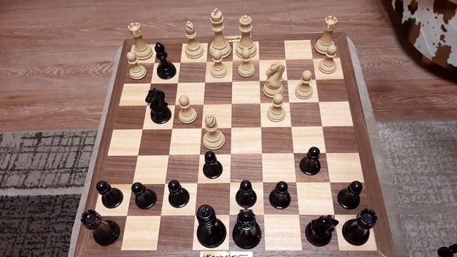 Шахматы. Ферзь за 2 хода ставит мат. Супер комбинация. Улучшение шахматной игры. смотреть онлайн