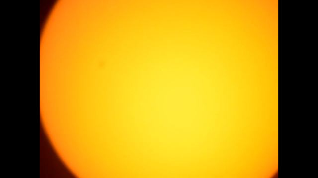 Sun through 114mm Reflector Telescope and DSLR camera using Solar Filter смотреть онлайн