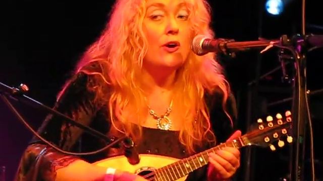 Louisa John-Krol - "Salamander" (live Mons 2009) смотреть онлайн