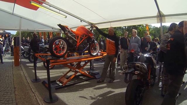 KTM 1290 Super Duke R Prototype at Glemseck 101 2013 смотреть онлайн