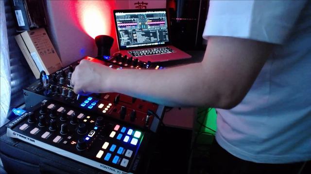 Tom Tronic - BEAT-ROOM July 2016 Techno-TechHouse Mix смотреть онлайн