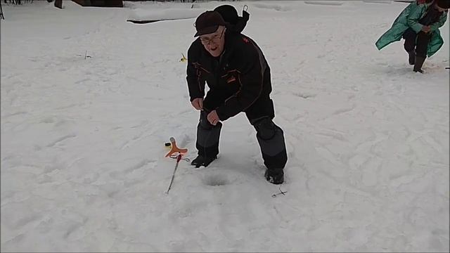 На стационарные снасти поимок больше. Клёвое место, Лосиный остров, верхний водоём. смотреть онлайн