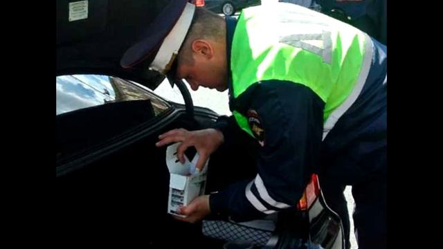Автоюрист пояснил, что обязательно должно быть в автомобиле по ПДД РФ смотреть онлайн