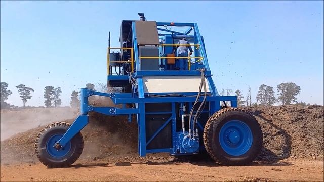 New 6 Meter compost turner Self Propelled for industrial 6 meter x 2,4 meter x 300 Mt/Hour. смотреть онлайн