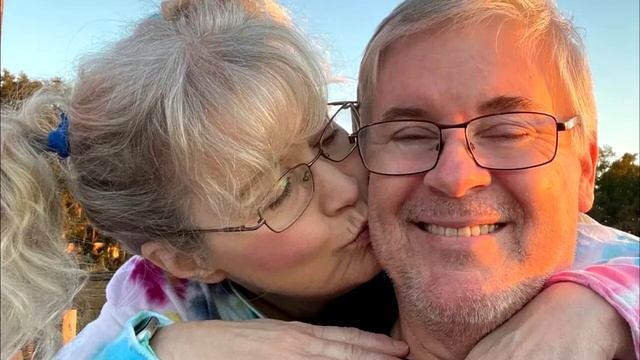 60-летний старик расплакался как ребёнок, он впервые встретил маму, которая отдала его в приют! смотреть онлайн