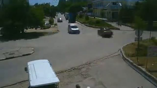 Перекрёсток в Щёлкино, 05.06.2014 - time-lapse с камеры 2 смотреть онлайн