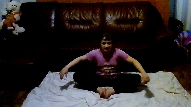 Обучалка по гимнастике. Поперечный шпагат. смотреть онлайн