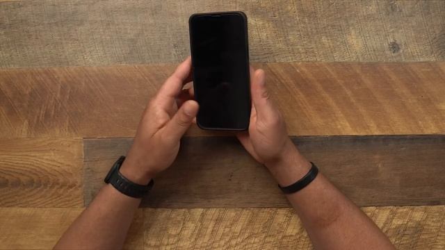 I WAS WRONG! Apple MagSafe Battery Pack After The Update! смотреть онлайн