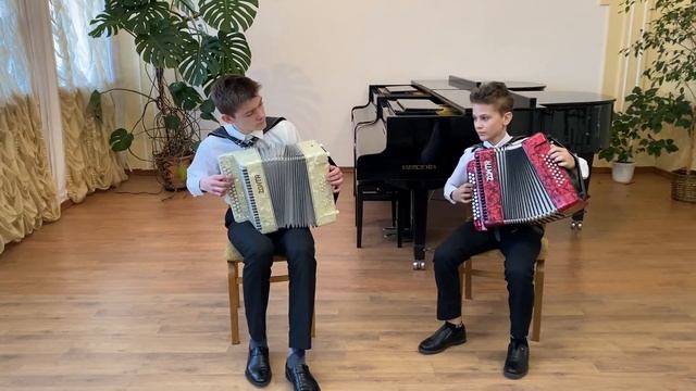 «Палешучкі» обр. В.Савицкого, солисты образцового ансамбля гармонистов "Картузяне" Говорко П Сычик смотреть онлайн