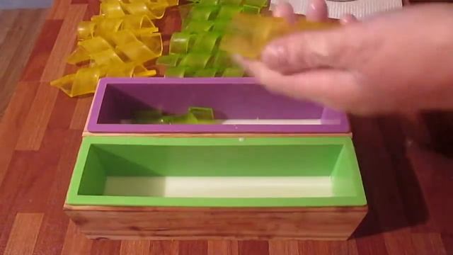 Lime Basil & Mandarin, Melt and Pour Soap Tutorial смотреть онлайн