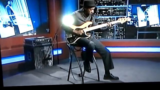 Crazy bass player! смотреть онлайн